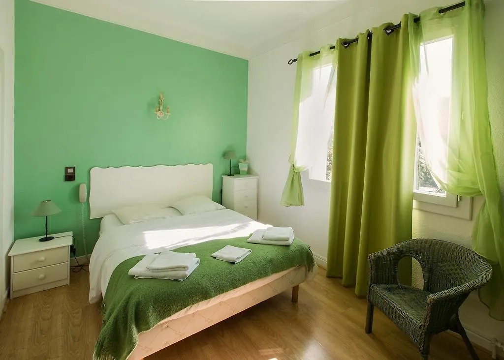 ** Hotel Auberge De L'Escargot D'Or Dieulefit France
