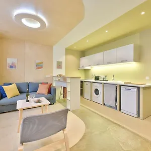 https://guestready-fantastic-studio-in-the-heart-of-the-9th-arr.fr-paris.fr